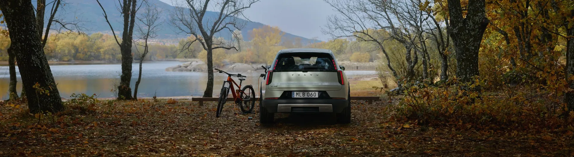 2026-Volvo-EX60-CrossCountry-Electric-Premium-SUV-Exterior-Wallpaper-HD