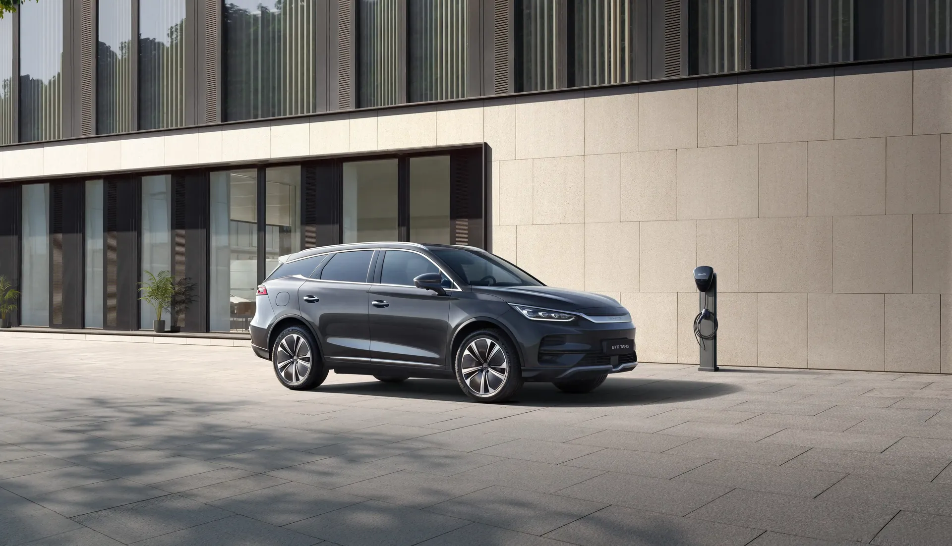 2024_BYD_TANG_LHD_Exterior_HD