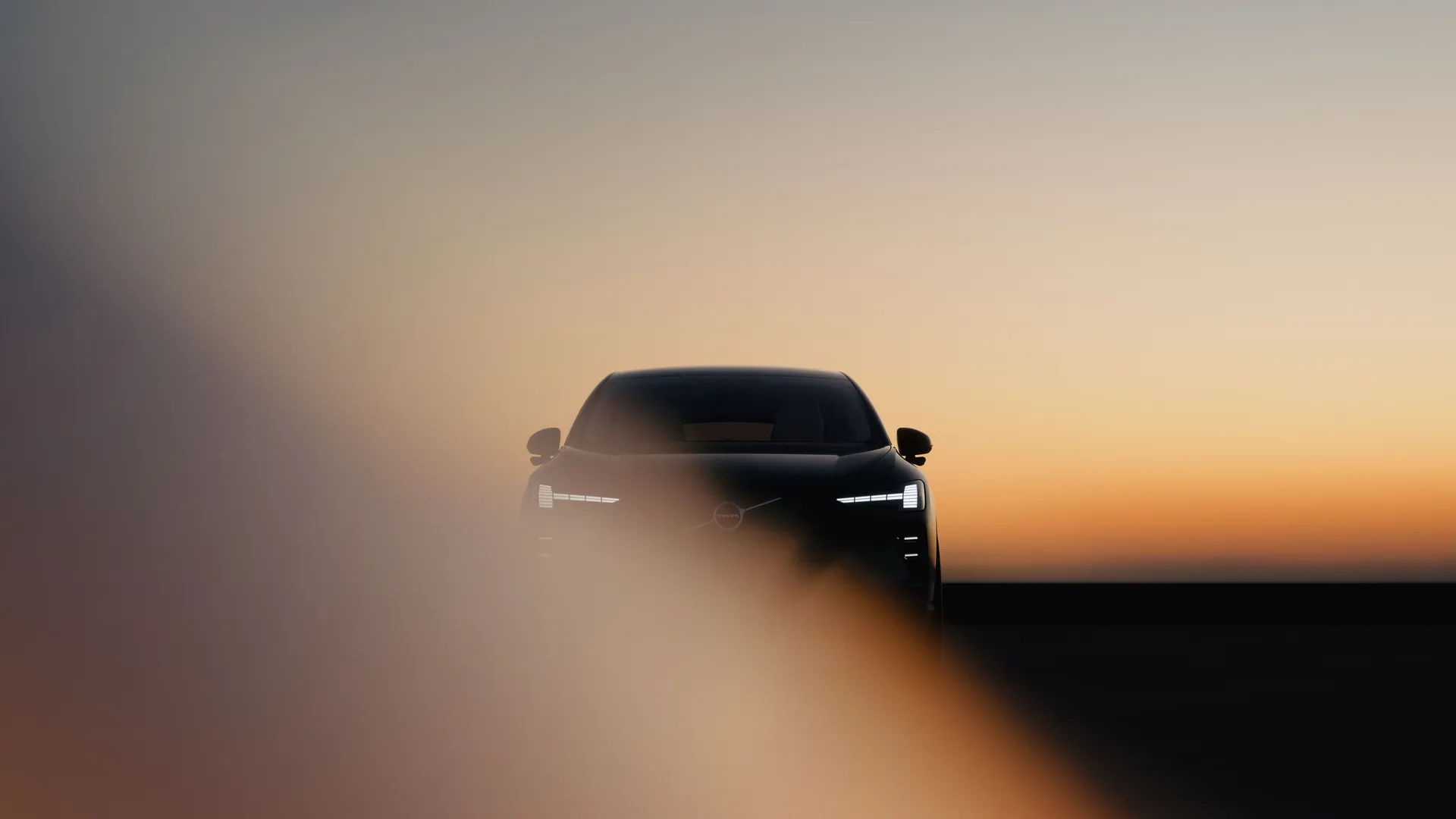 20206_Volvo_EX60_Exterior_Front_4K_Wallpaper