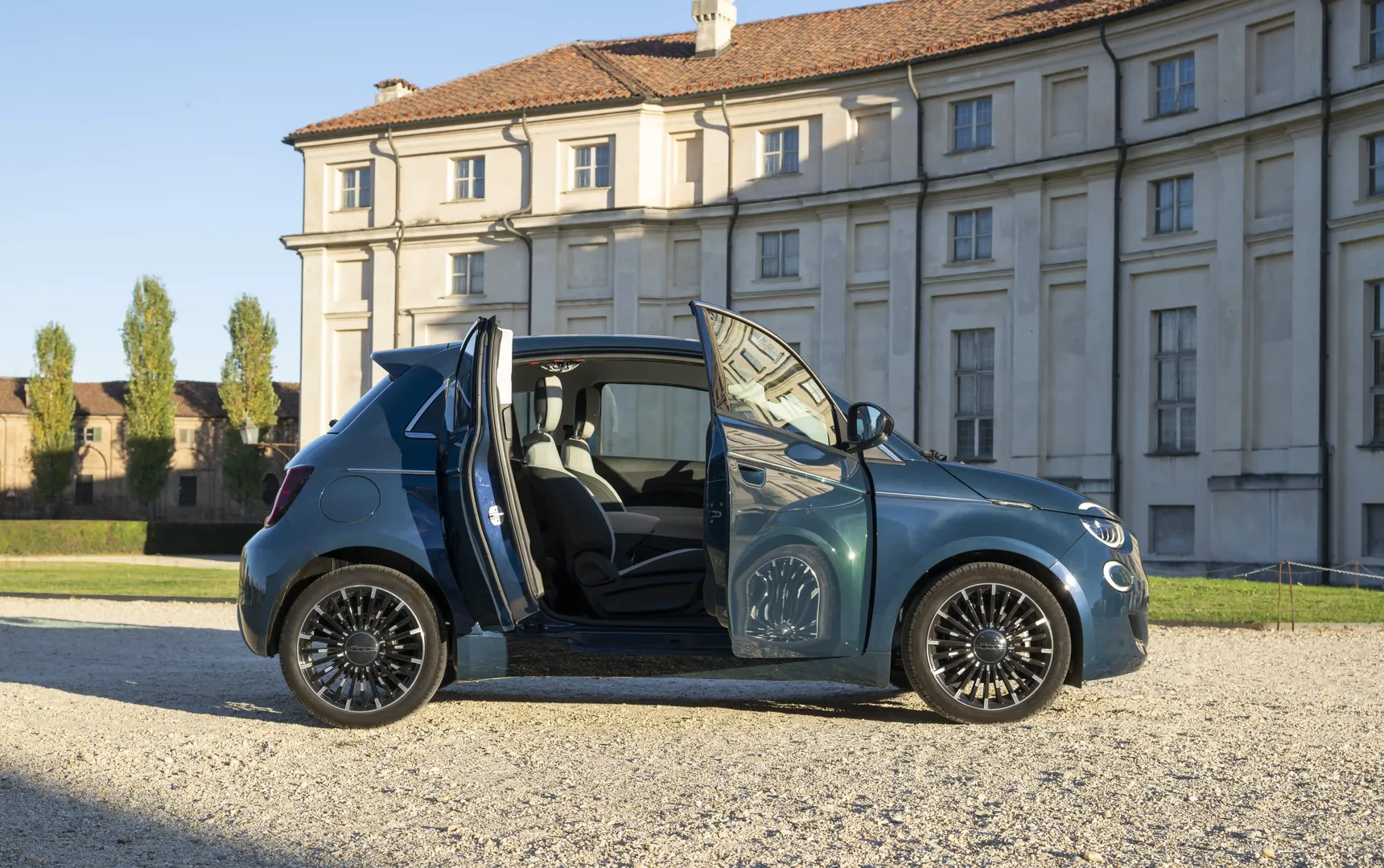 fiat500hybridtorino_2025_worldpremiere