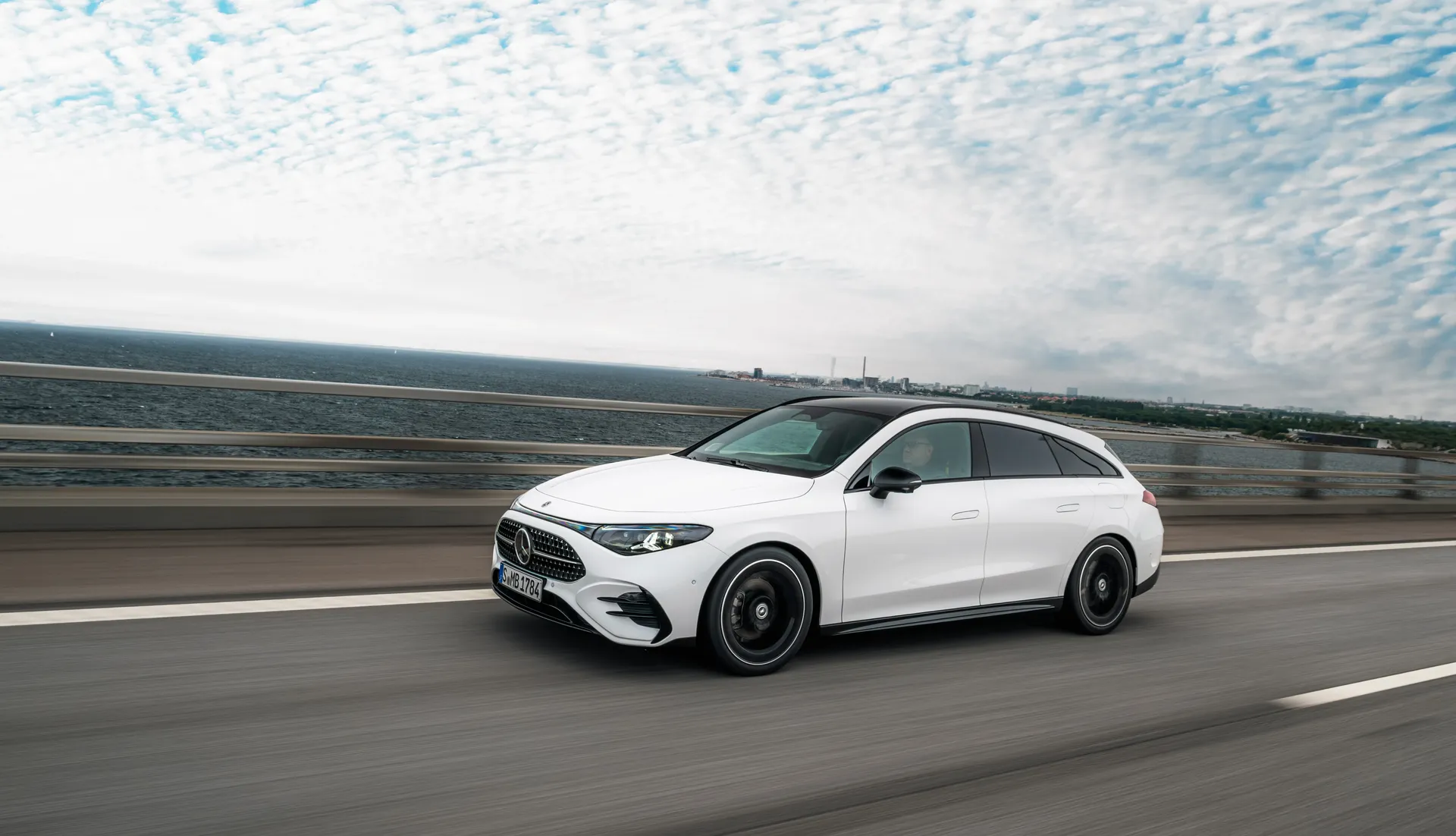 2025_MercedesBenz_CLAShootingBrake_EQTechnology_Exterior
