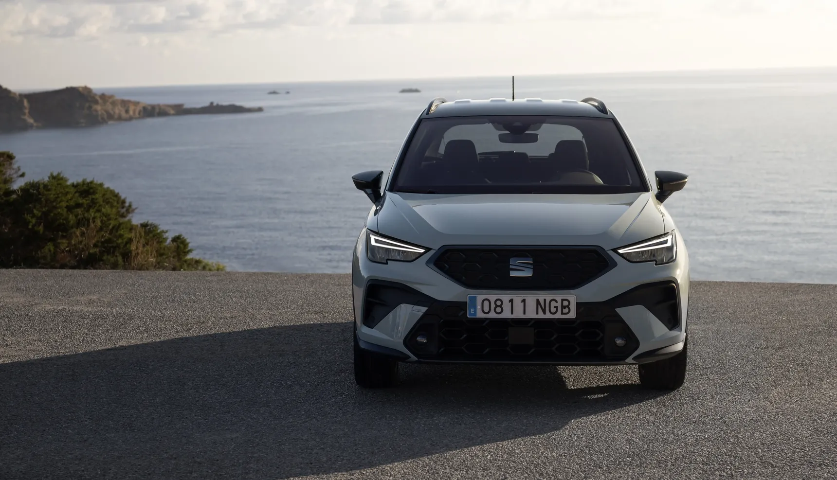 The-new-SEAT-Arona-steps-up-as-a-more-robust-urban-SUV-with-a-dynamic-character_HQ_Exterior