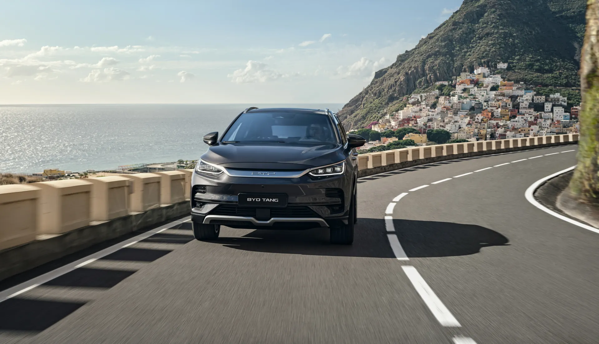 2024_BYD_TANG_LHD_Lifestyle_HD