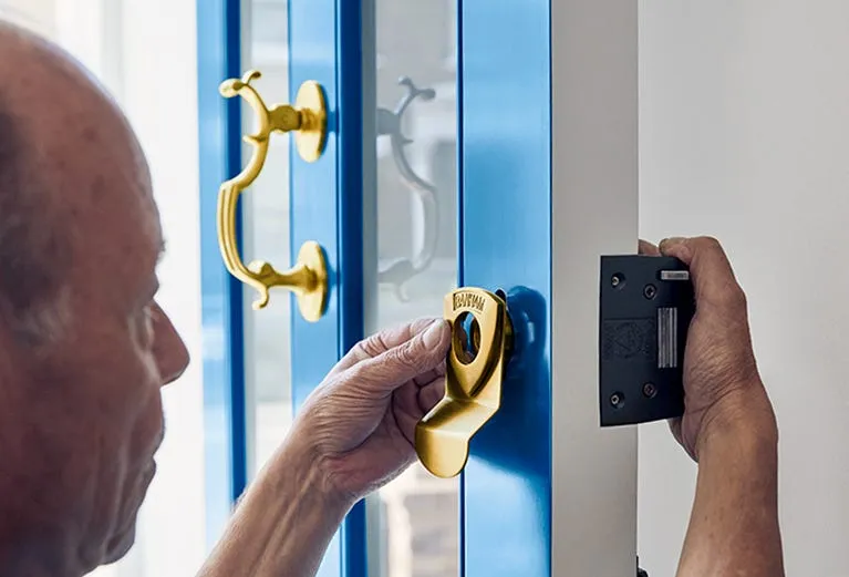 Locksmith Services & Keycutting