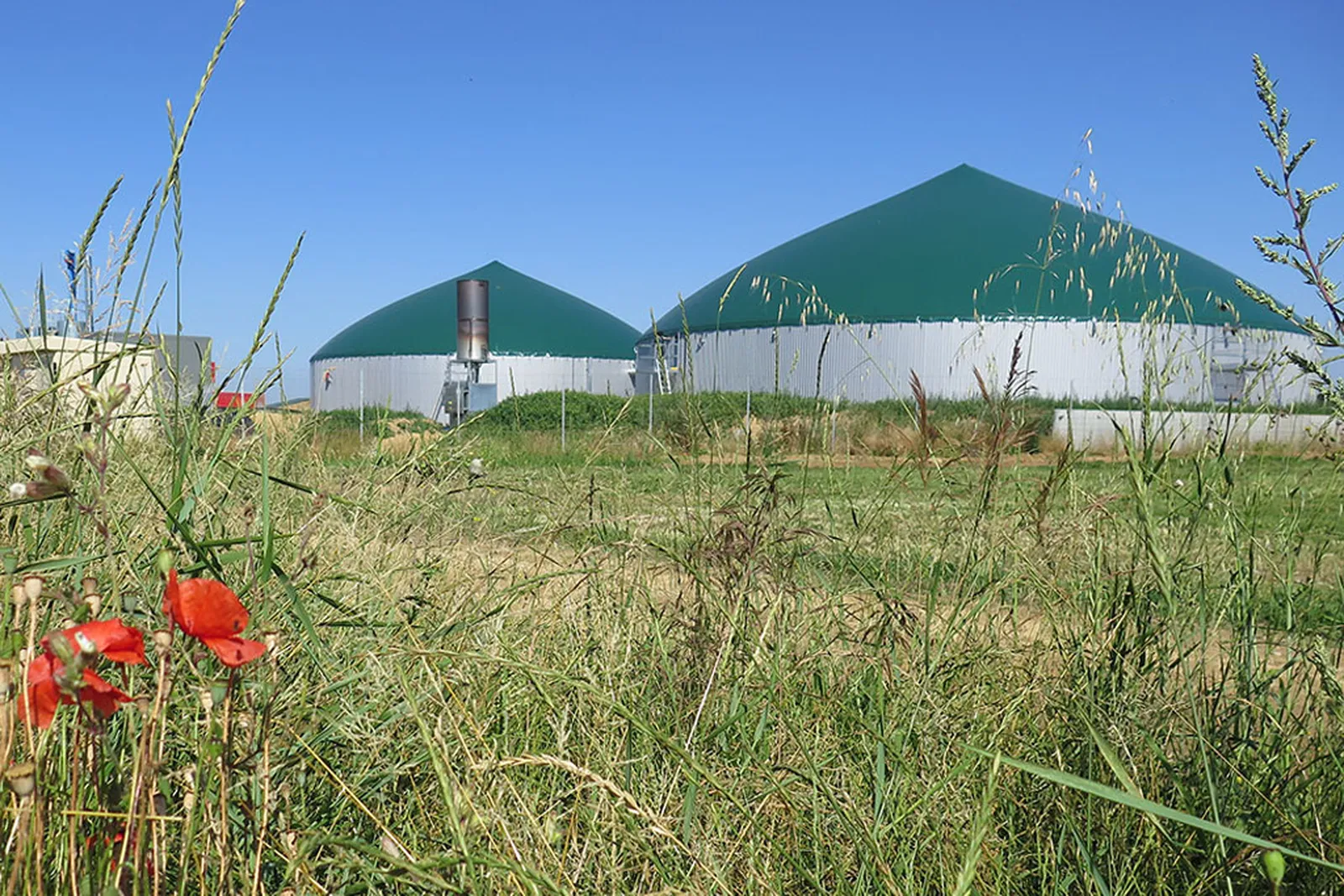 Triple in Frankreich: Kanadevia Inova schliesst Verträge für drei Biogas-Projekte ab
