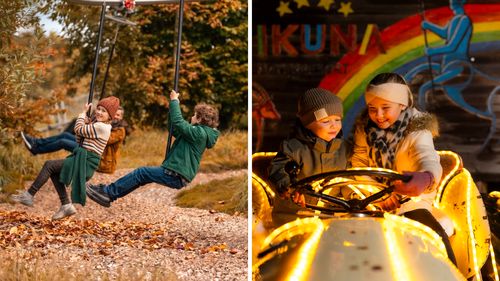 In der einen Hälfte sieht man drei Kinder, die warm bekleidet sind und auf einer Seilrutsche sitzen. In der anderen Hälfte sieht man einen Jungen und ein Mädchen, die auf einen beläuchteten Traktor in der IKUNA Lichterwelt sitzen.