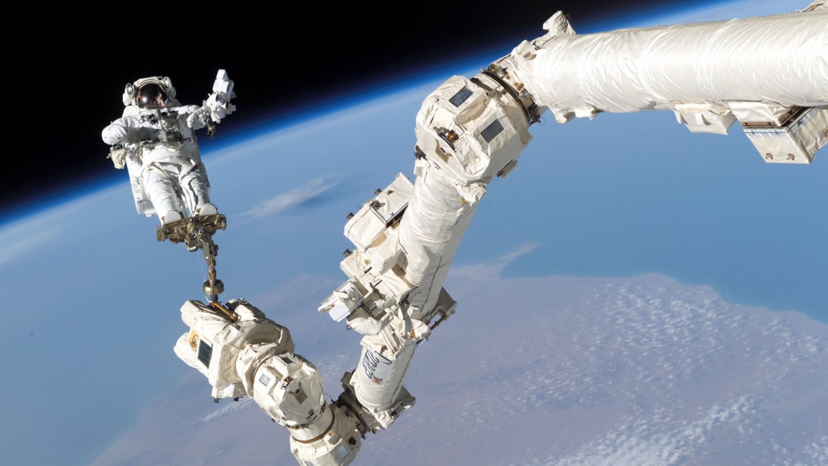 Go on a spacewalk with ISS astronauts in virtual reality