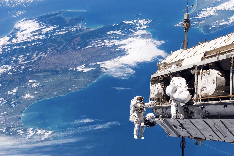 The ISS Experience: Bienvenue dans la station spatiale internationale