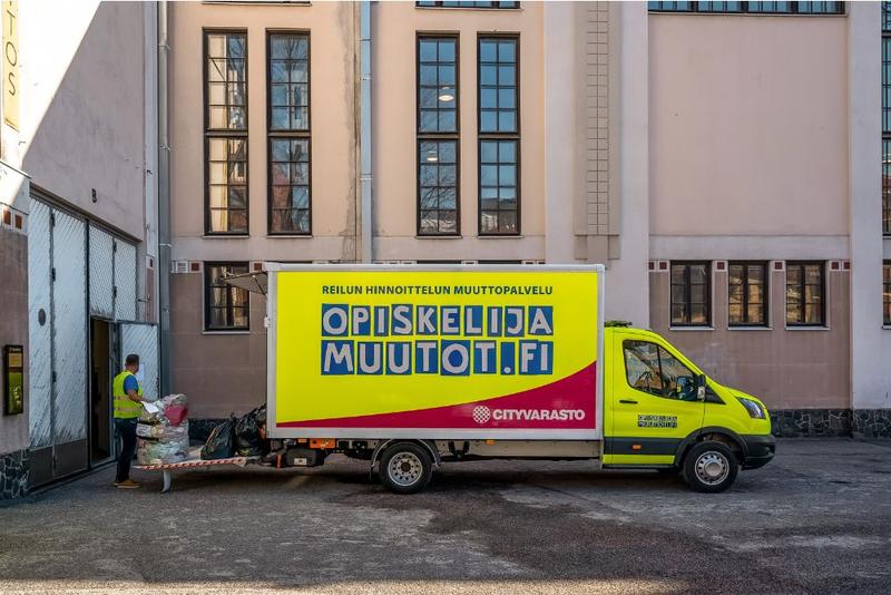 Opiskelijamuuttojen keltainen muuttoauto – Reilun hinnoittelun muuttopalvelua Etelä-Suomen alueella