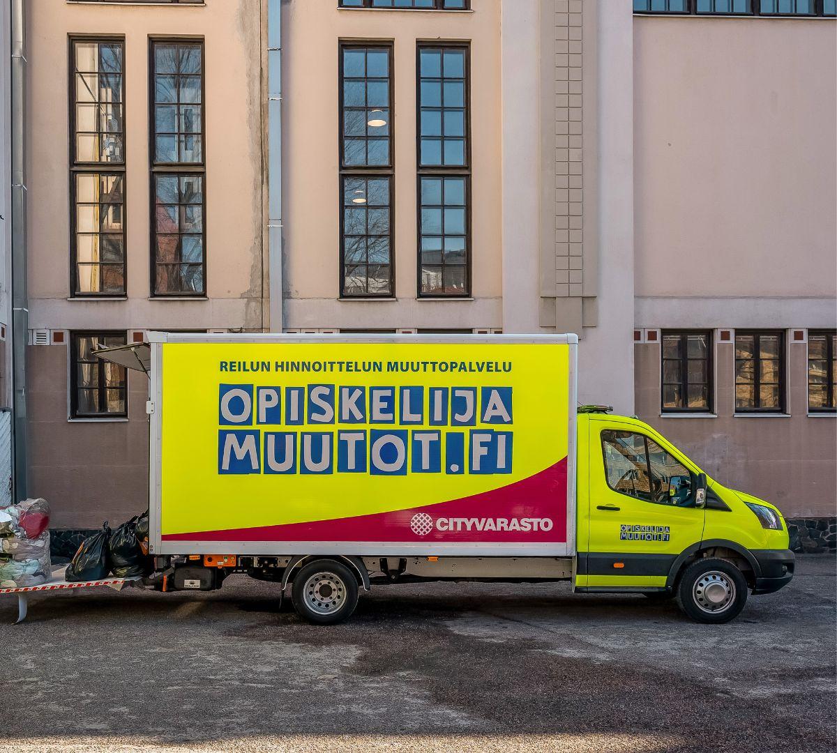 Opiskelijamuuttojen muuttoauto – näin muutat lasten kanssa