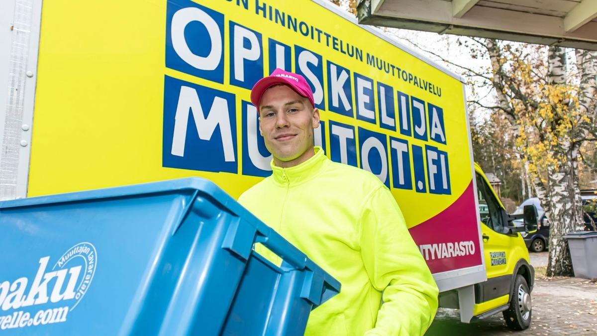 Opiskelijamuuttojen muuttomies kantaa laatikoita – Edullinen muuttopalvelu Etelä-Suomessa