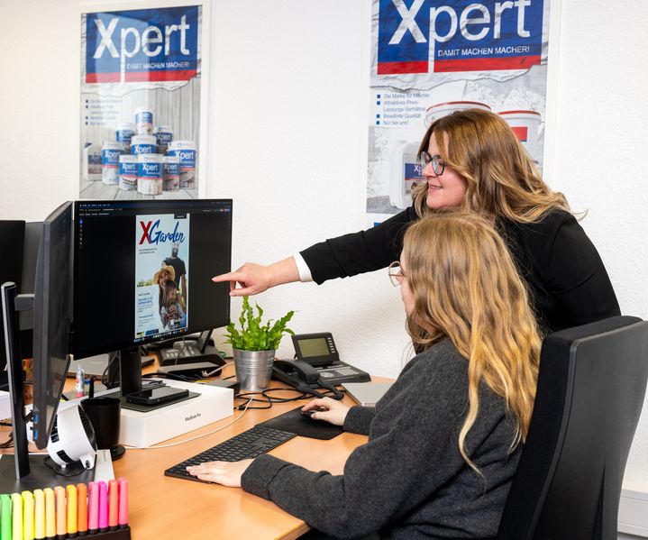 Marketing-Team der bauXpert Zentrale bei Content-Erstellung für Xpert und XGarden