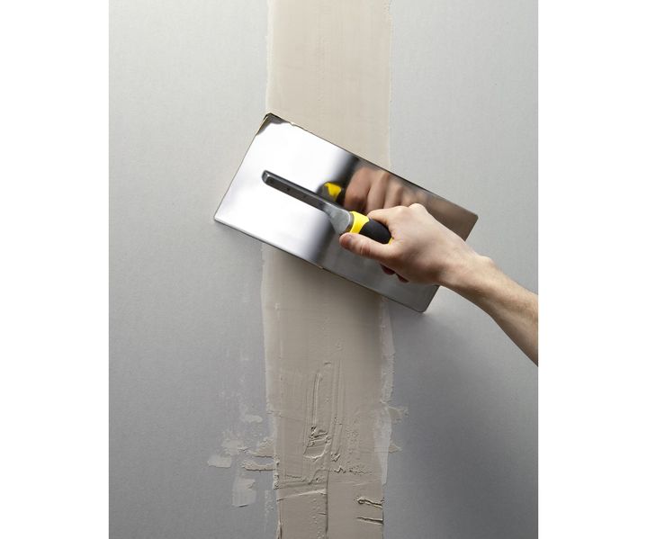 Trockenbauwerkzeuge sind übersichtlich angeordnet und unterstützen den schnellen Innenausbau.