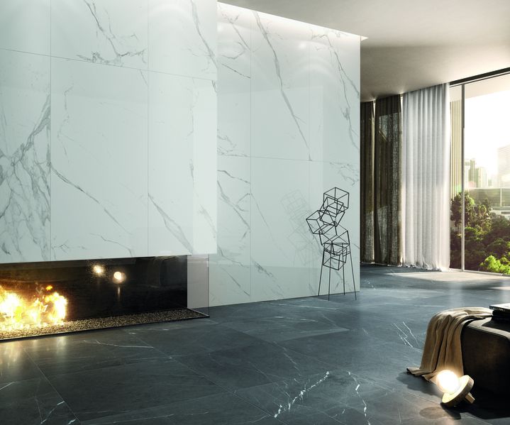 Bodenfliesen sind präzise verlegt und sorgen für eine robuste und langlebige Oberfläche.