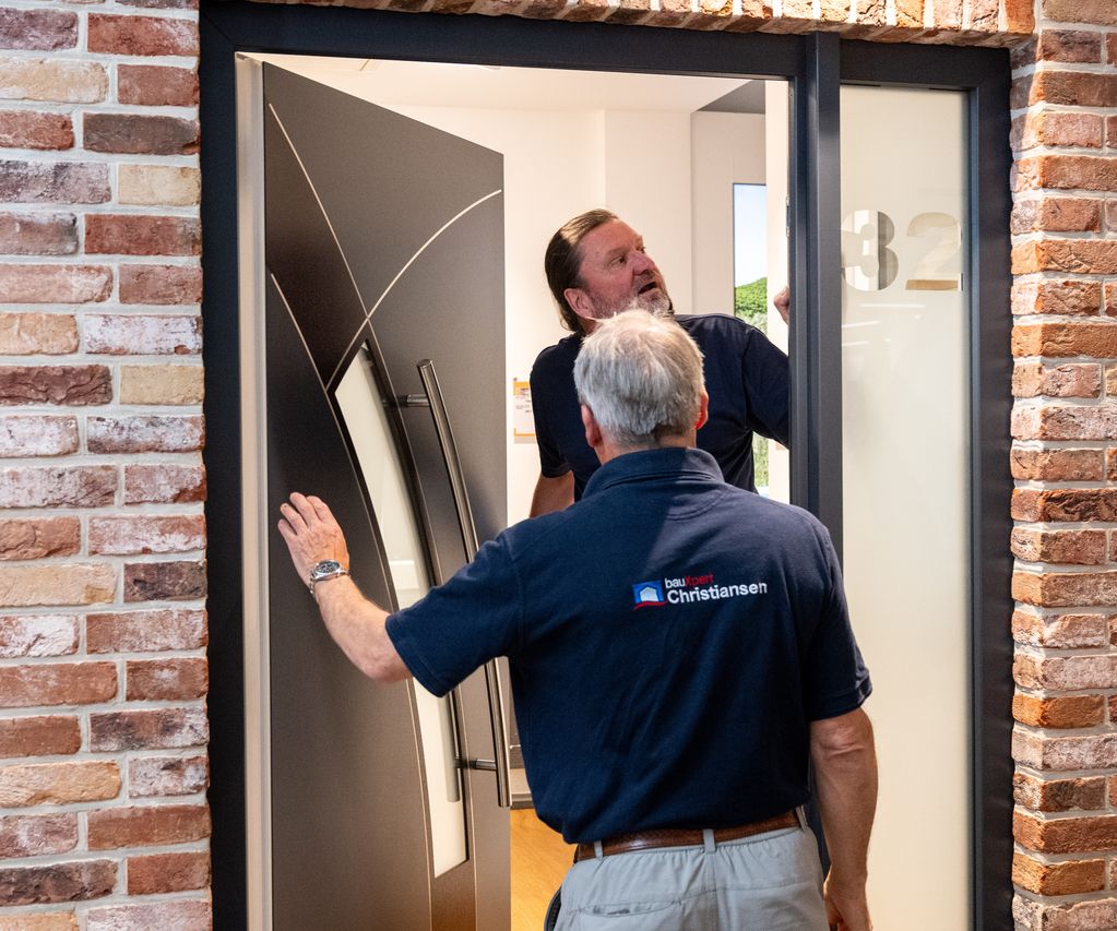 Detailaufnahme einer Verblenderwand mit natürlicher Steinoptik und strukturierter Oberfläche.