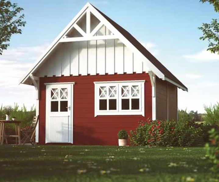 Ein kompaktes Gartenhaus bietet Platz für Werkzeuge und Gartengeräte.