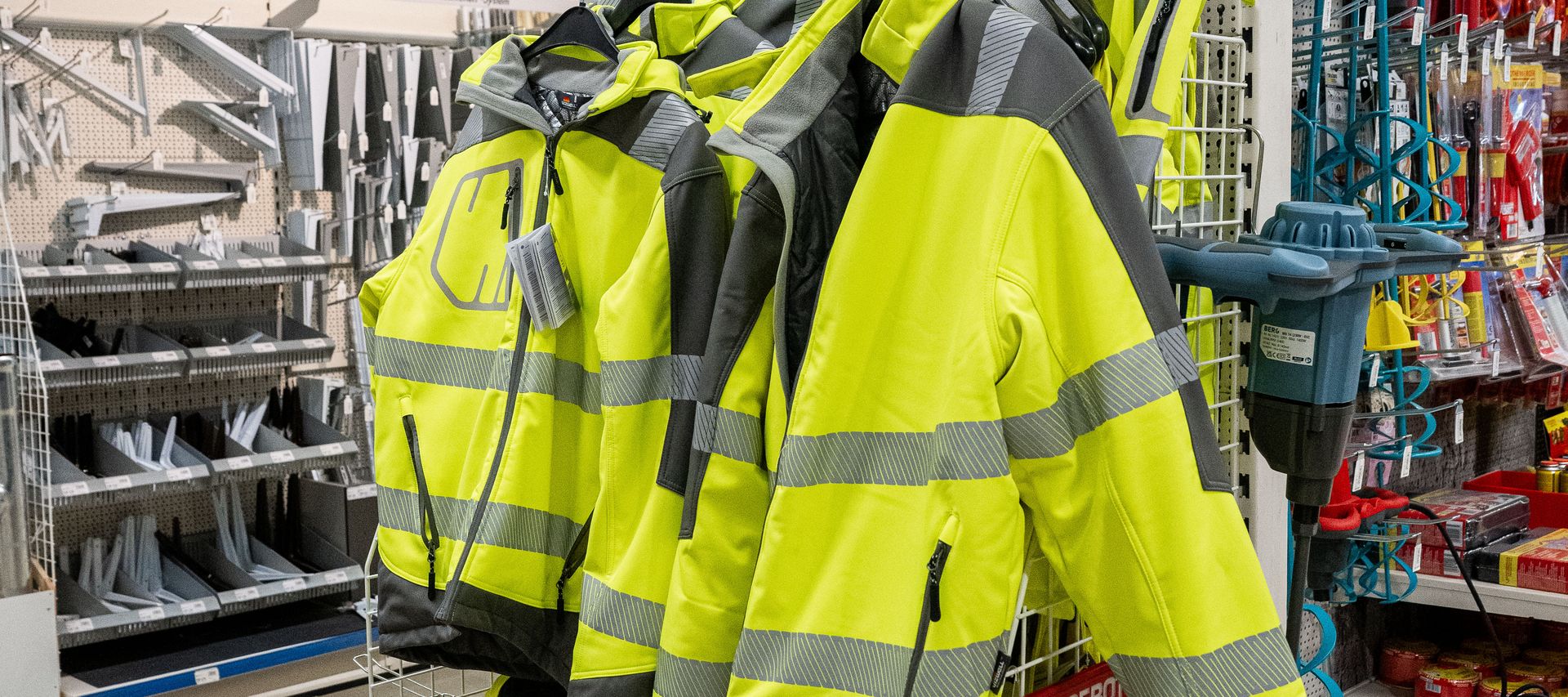 Warnjacken Arbeitsschutz Regal bauxpert Dittmer Lütjenburg