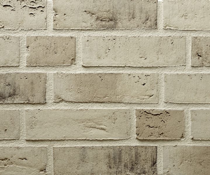 Nahaufnahme des Wasserstrich-Verblenders Xline Bordesholm in sandbeigen Tönen mit feiner Oberflächenstruktur