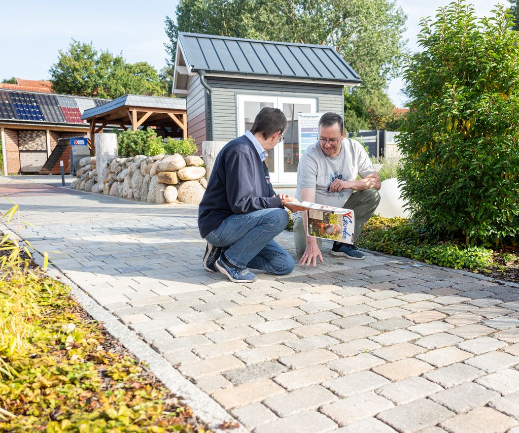 Pflaster Lütjenburg bauxpert Dittmer Ausstellung Beratungsgespräch