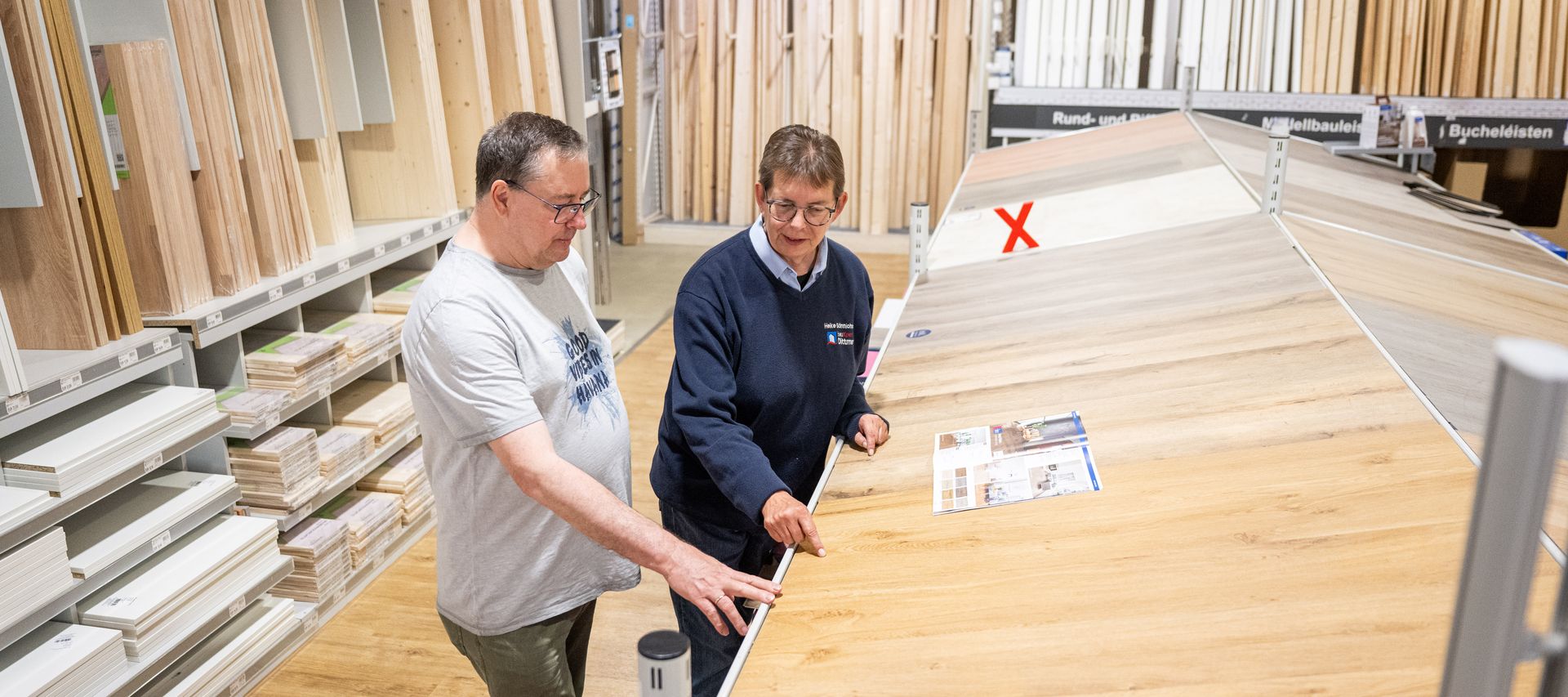 Beratungsgespräch Bodenbeläge bauxpert dittmer Lütjenburg