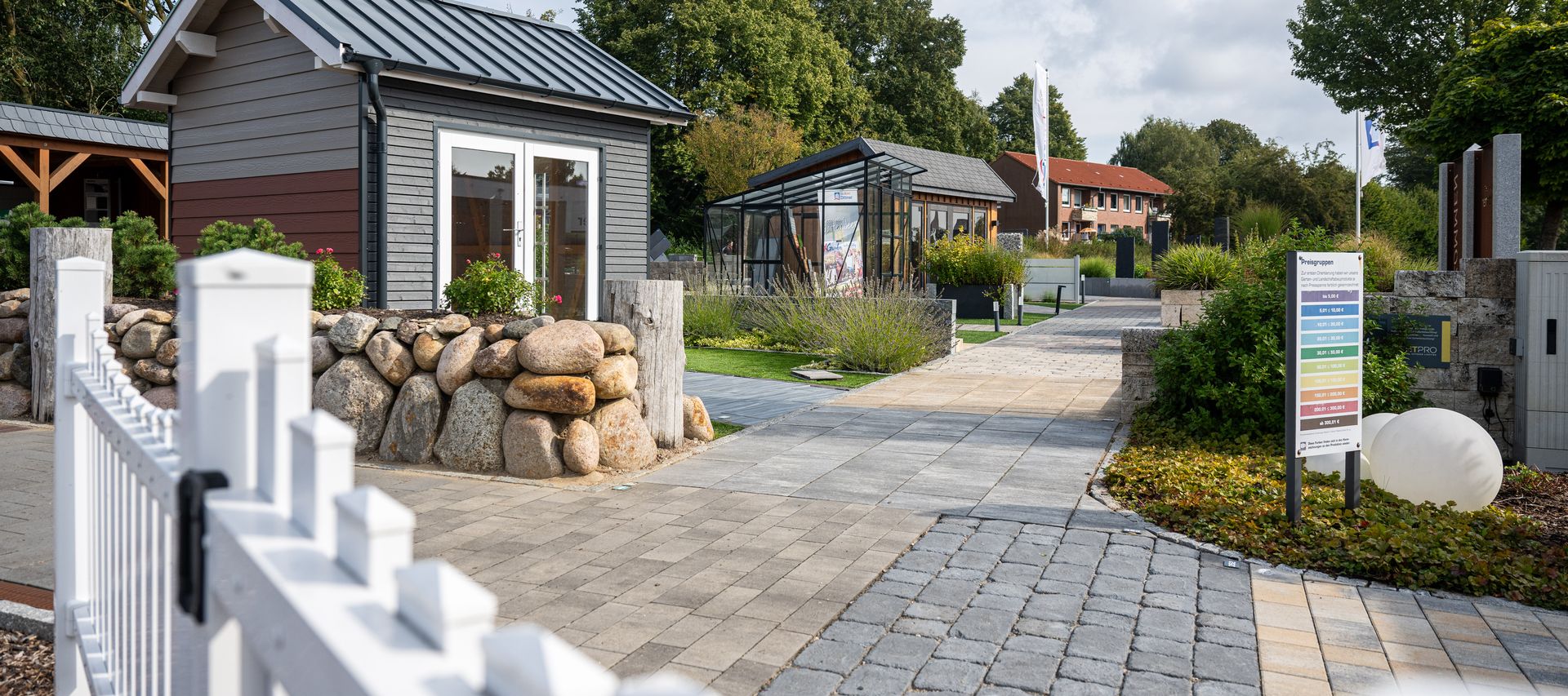 Bauxpert Dittmer Ausstellung Hof und Garten