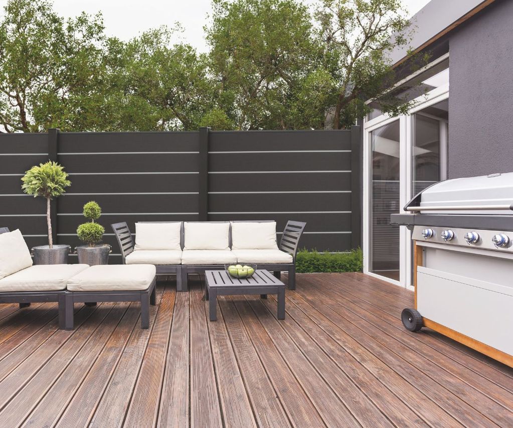 Sichtschutzzaun in anthrazit bereit zum Kauf bei bauXpert Gebhard Baustoffhandel