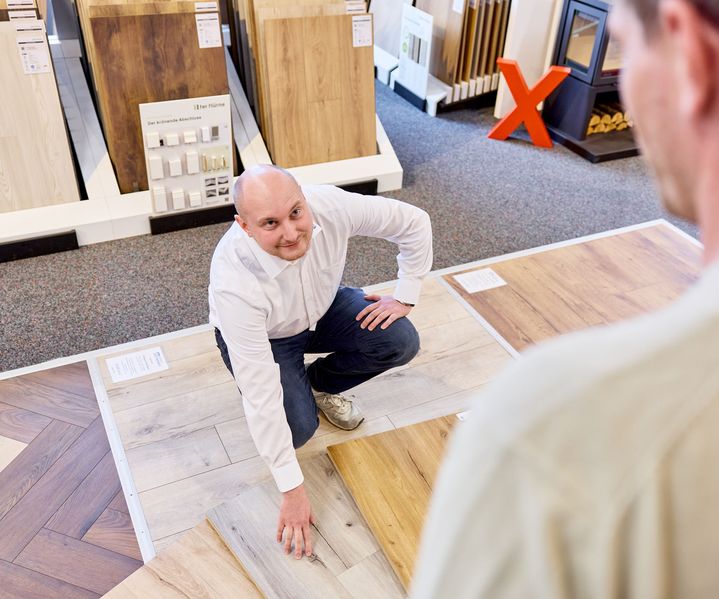 Kundenberatung im Baustoffhandel für Bodenbeläge in der nähe von Bremen