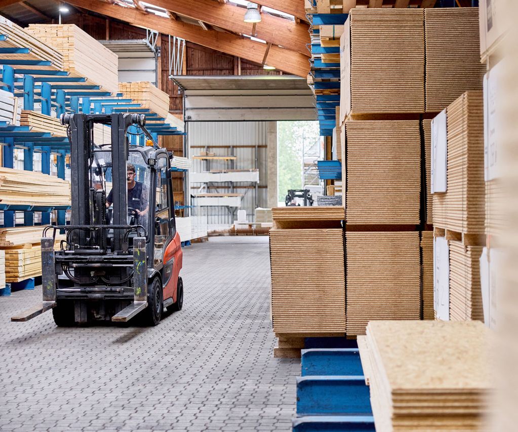 OSB-Platten im Baustoffhandel in Zeven