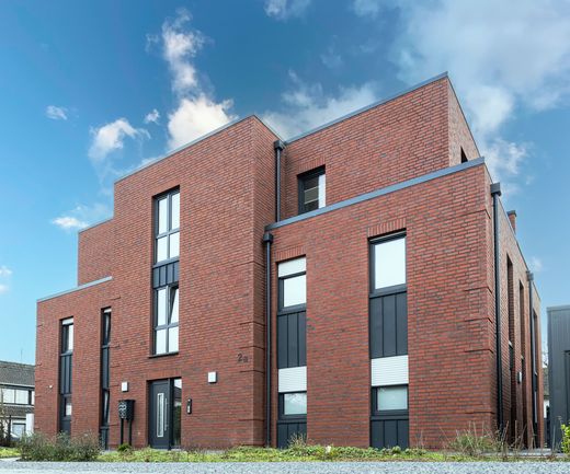 Mehrfamilienhaus mit Xline Verblender Anklam von bauXpert