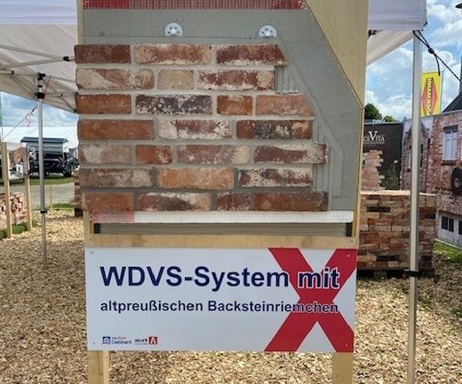 WDVS System mit altpreußischen Backsteinriemchen gezeigt auf der Tarmstedter Ausstellung