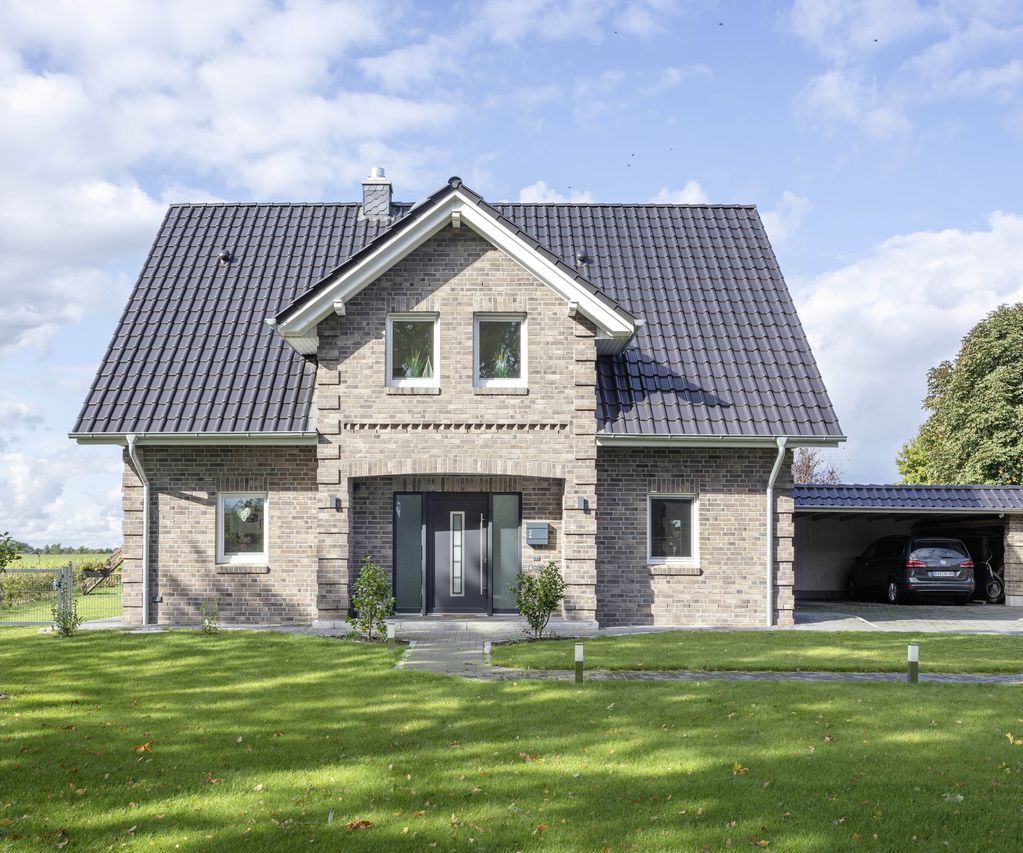 Einfamilienhaus mit Xline Verblender Lastrup von bauXpert