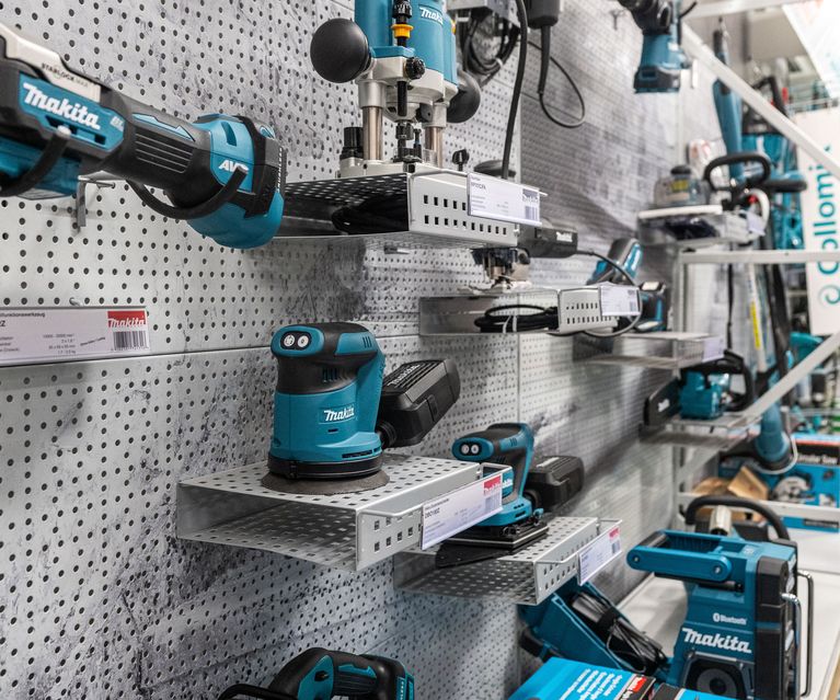Makita Regal Eltektrowerkzeuge und Maschinen bauXpert Gr Beilage Vechta Holz Baustoffhandel