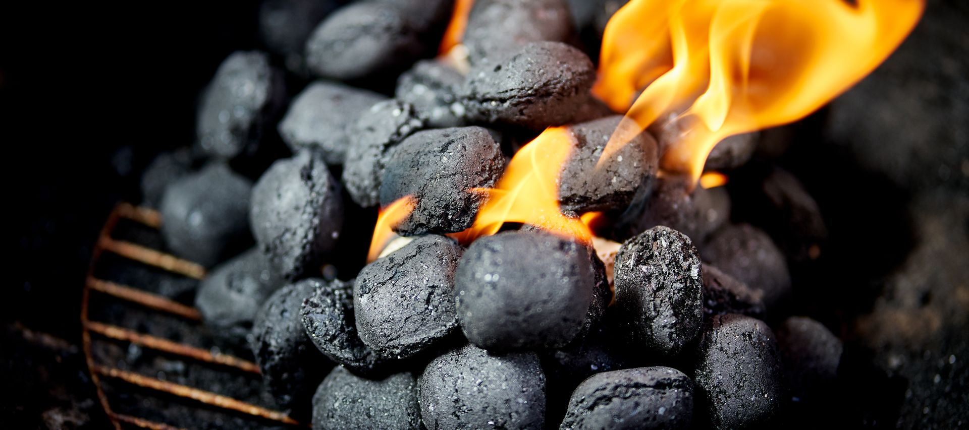 Brennstoffe, brennende Kohle
