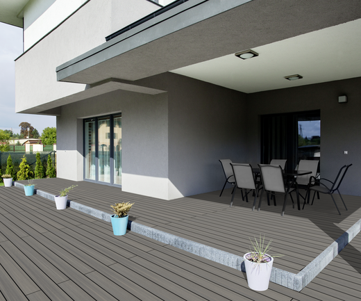 Glatte BPC-Terrassendiele in Silbergrau mit Hohlkammerprofil als Detailaufnahme