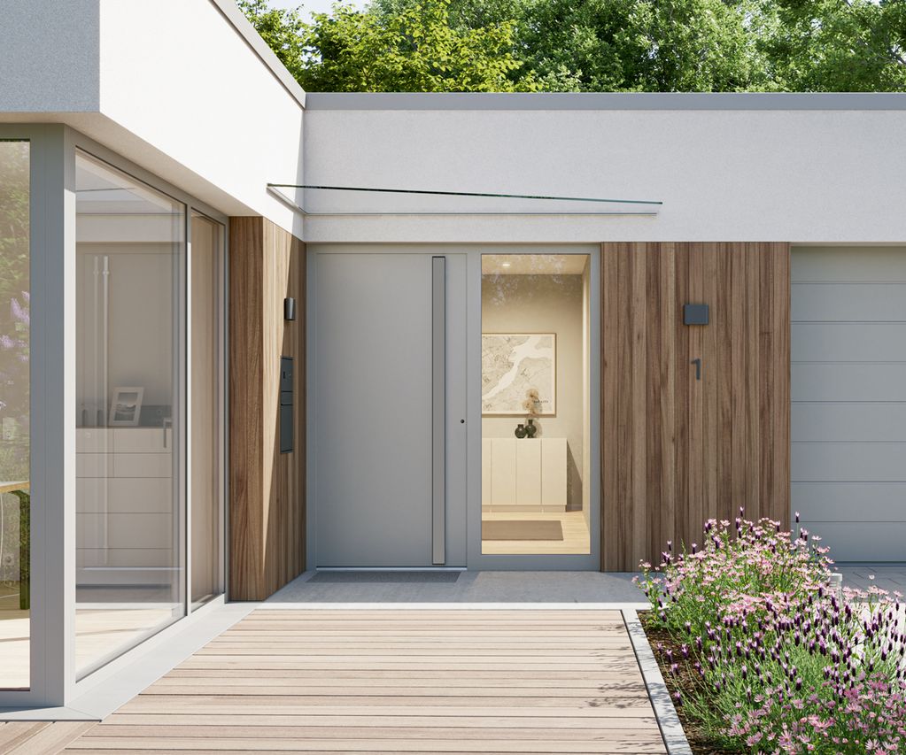 Moderner Hauseingang mit grauer Haustür, Holzfassade und Glasflächen