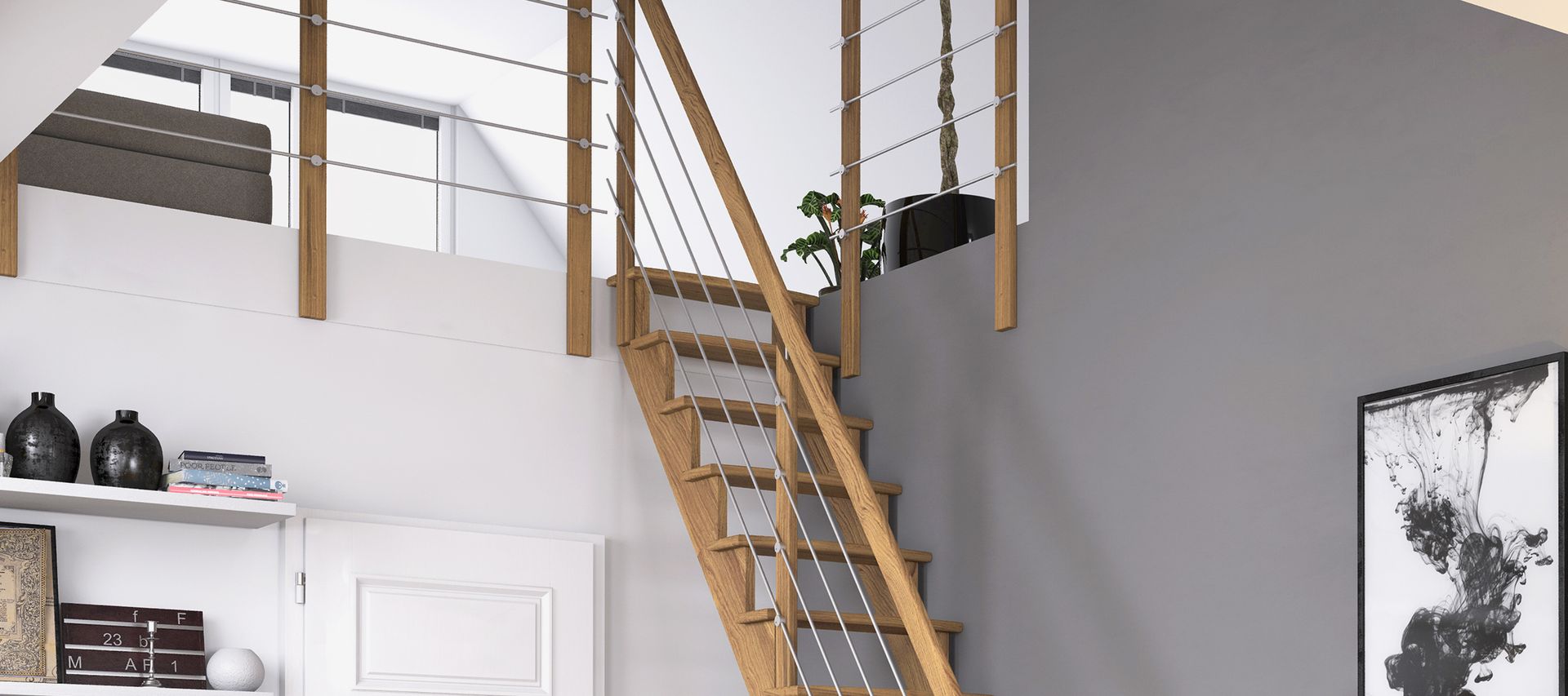 Moderne Raumspartreppe aus Eiche mit Edelstahlrohr-Geländer in einem hellen Wohnraum mit Galerie.