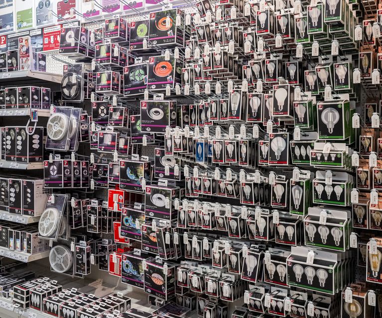 Großes LED-Leuchtmittel-Sortiment im Fachmarkt von bauXpert Köhn