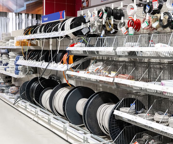 Kabel und Elektroleitungen im Fachmarkt von bauXpert Köhn
