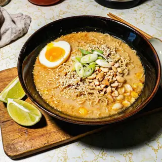 SPICY
PEANUT
BUTTER
RAMEN