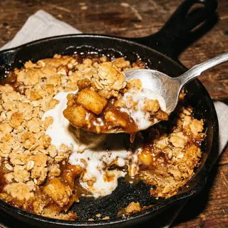 APPLE 
CRUMBLE
SKILLET
COOKIE