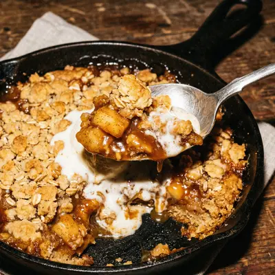 APPLE 
CRUMBLE
SKILLET
COOKIE