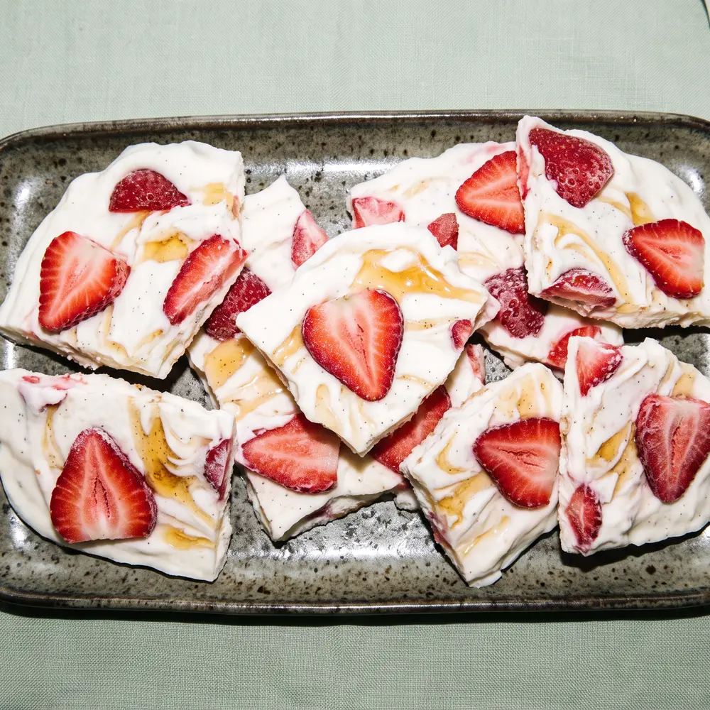 Frosted Yoghurt Bark – finished dish