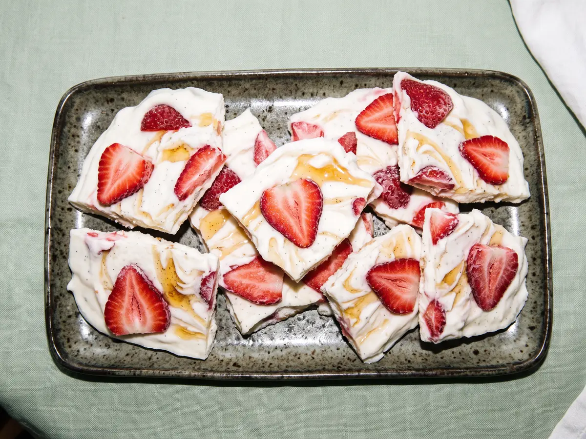 Frosted Yoghurt Bark – finished dish