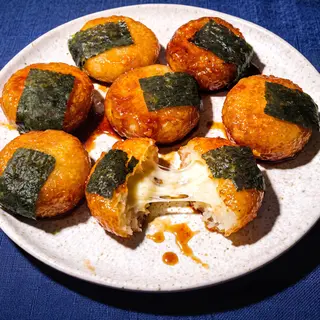 CHEESY
POTATO
MOCHI