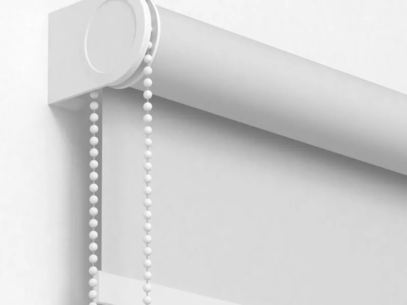 Rollo an die Wand geschraubt (auch an der Decke möglich)