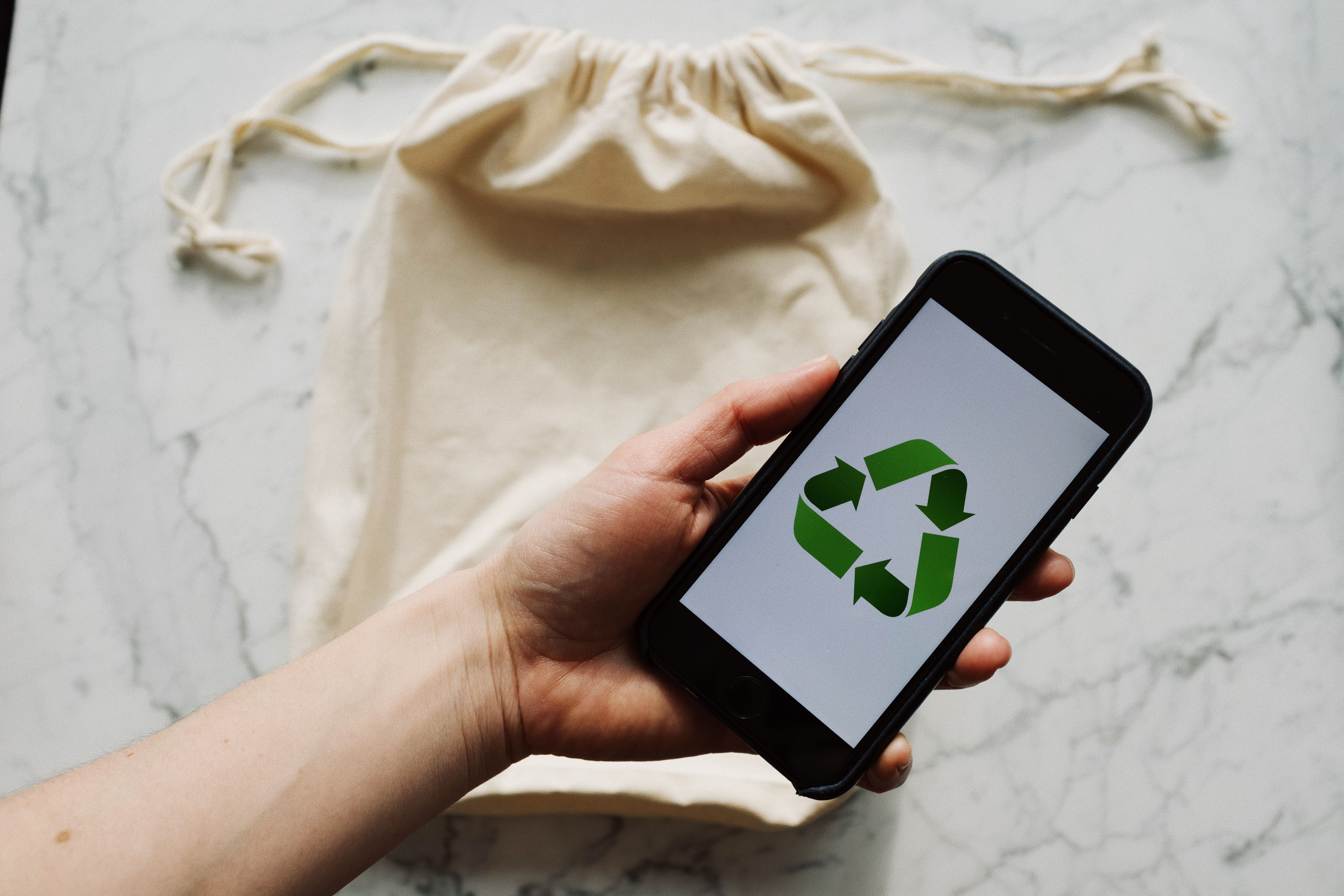 MARKEDSFØRINGSLOVEN ANNO 2026: NYE REGLER MOD GREENWASHING