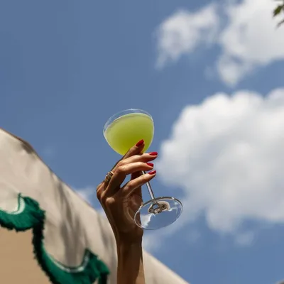 Un bar à cocktails - Le Rooftop Fouquet's Paris