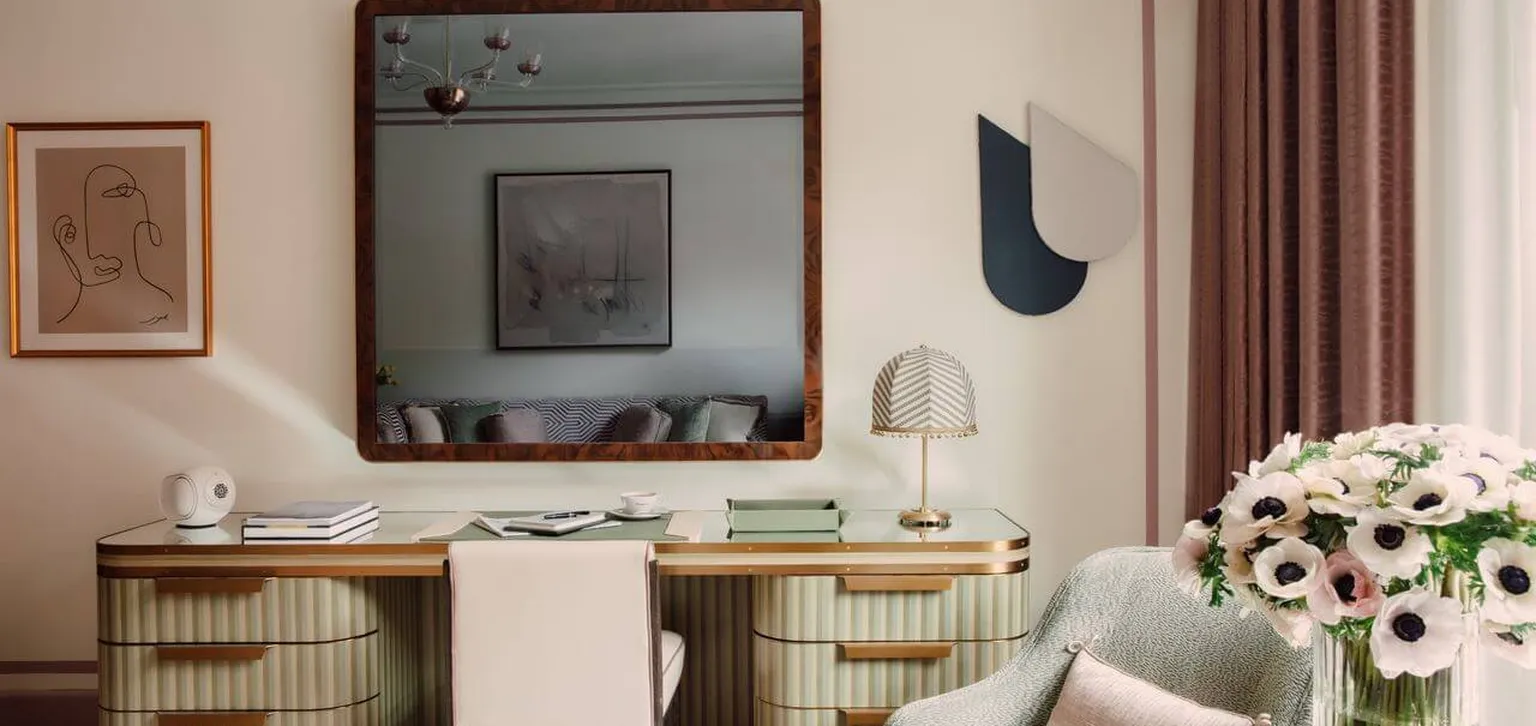 Espace bureau de la Two-Bedroom Tribeca Corner Suite de hôtel Fouquet's New York