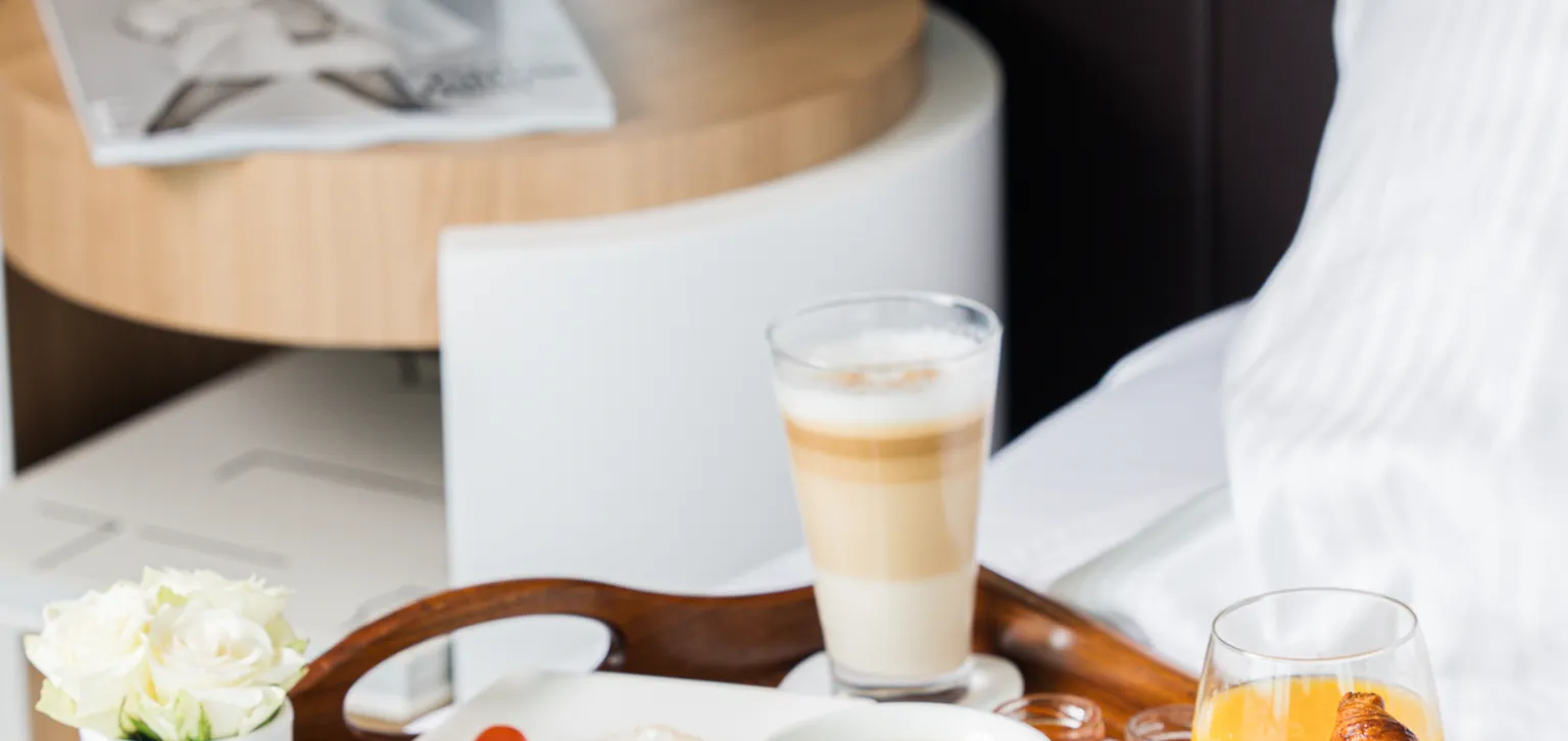 Petit déjeuner en room service