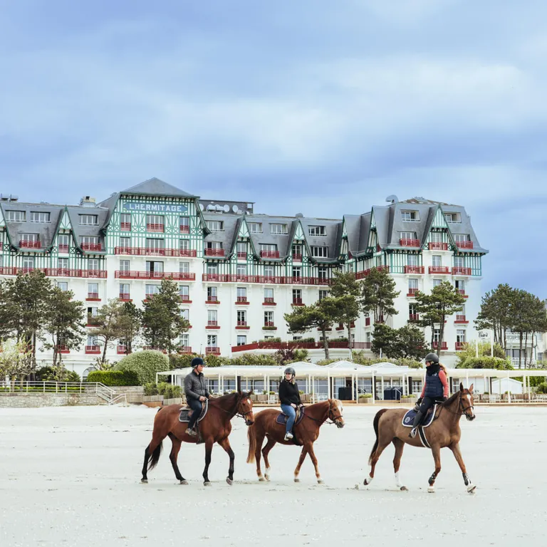 Balade à cheval sur la plage de La Baule